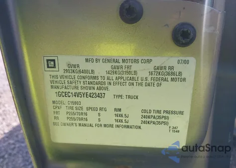 2000 Chevrolet Silverado 1500 z USA, uszkodzony, nr VIN 1GCEC14V5YE423437